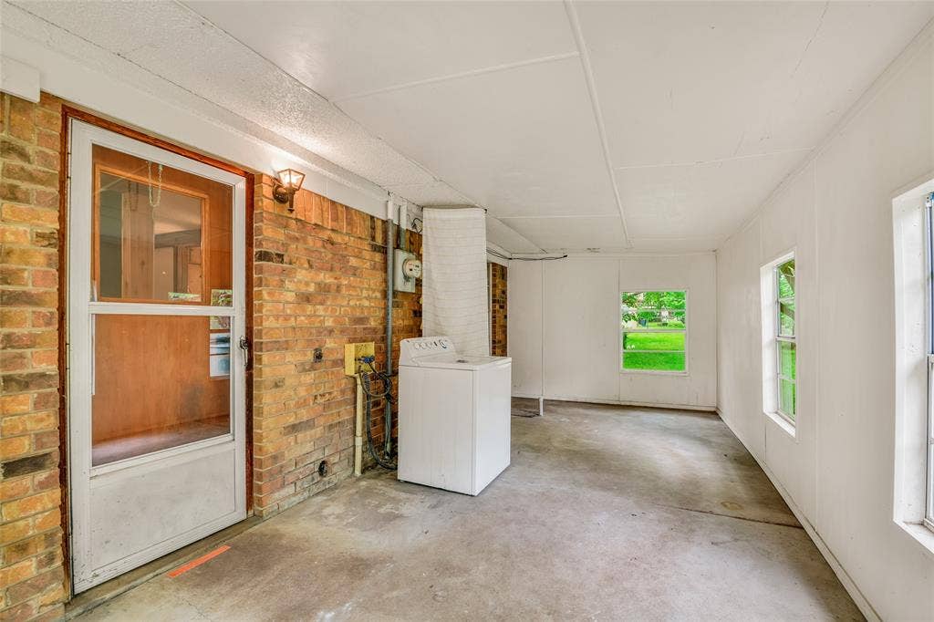 609 Cooper Lane, Kennedale, TX 76060