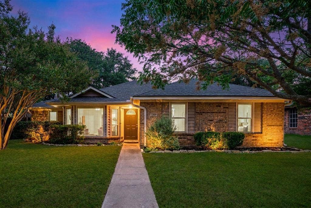 1309 Marigold Drive, Allen, TX 75002 1309 Marigold Drive, Allen, TX 75002