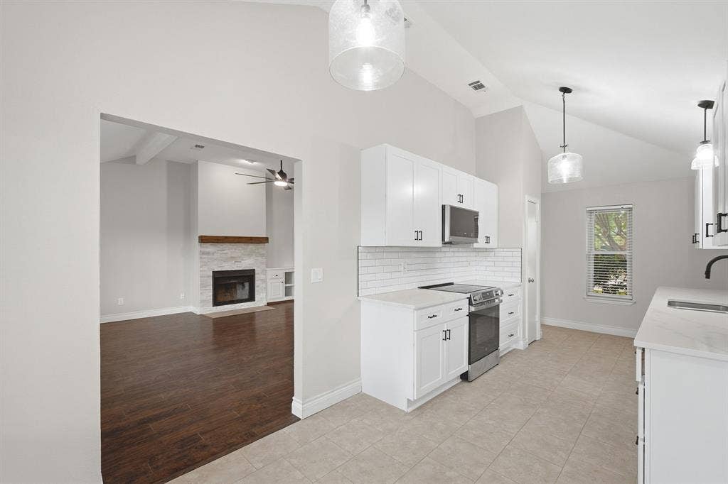 1309 Marigold Drive, Allen, TX 75002 View from breakfast area toward Kitchen and Living Room.
