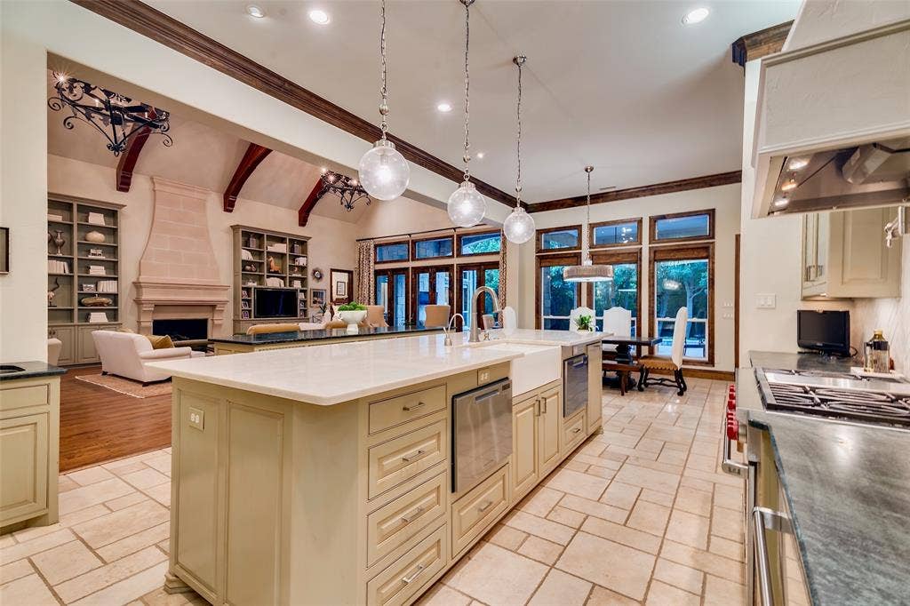3809 Cantera Lane, Richardson, TX 75082 3809 Cantera Lane, Richardson, TX 75082