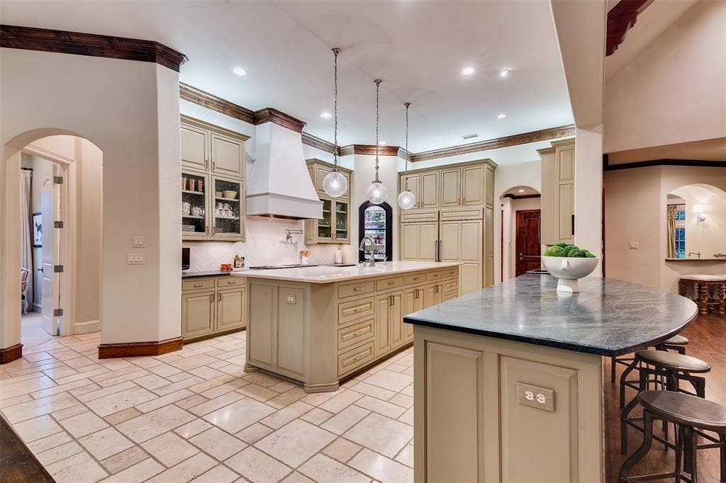 3809 Cantera Lane, Richardson, TX 75082 3809 Cantera Lane, Richardson, TX 75082