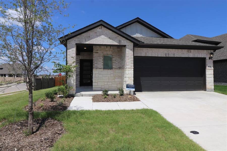 Property photo for 416 Honeyhill Drive, Princeton, TX