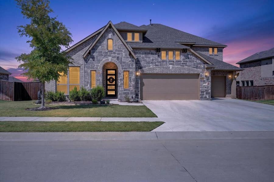 Property photo for 1113 Wrenwood Drive, Justin, TX