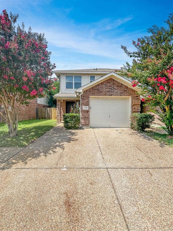 Property photo for 2325 Kingsway Drive, Arlington, TX