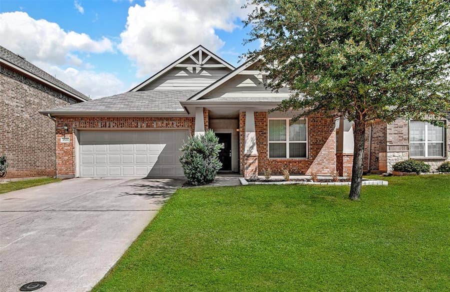 Property photo for 1521 Birds Eye Road, Fort Worth, TX