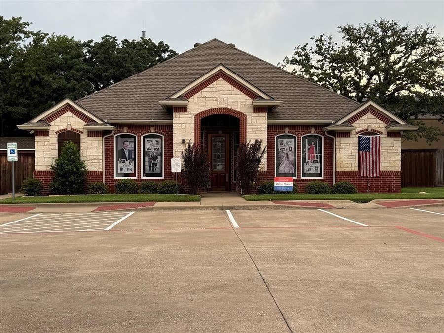 Property photo for 2550 Legacy Point Drive, Arlington, TX