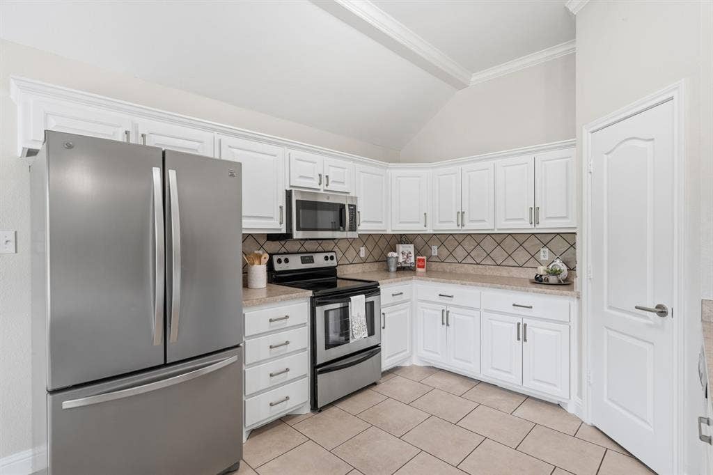 201 Midnight Drive, Royse City, TX 75189 Great counter space and storage.