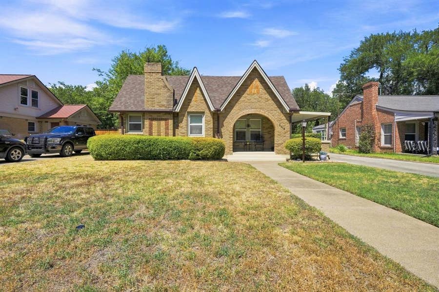 Property photo for 2215 Primrose Avenue, Fort Worth, TX