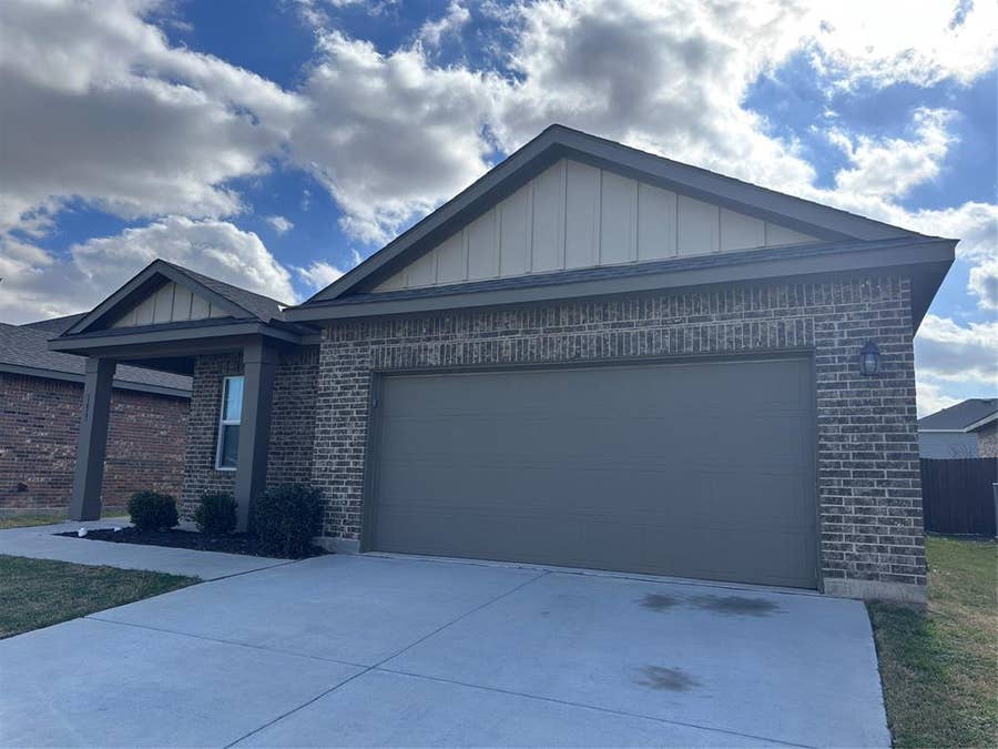 Property photo for 1617 Braeburn Lane, Fort Worth, TX
