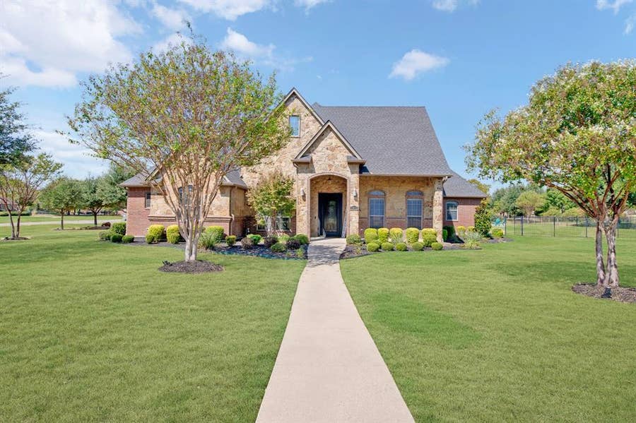 Property photo for 3833 Eagles Nest Trail, Burleson, TX