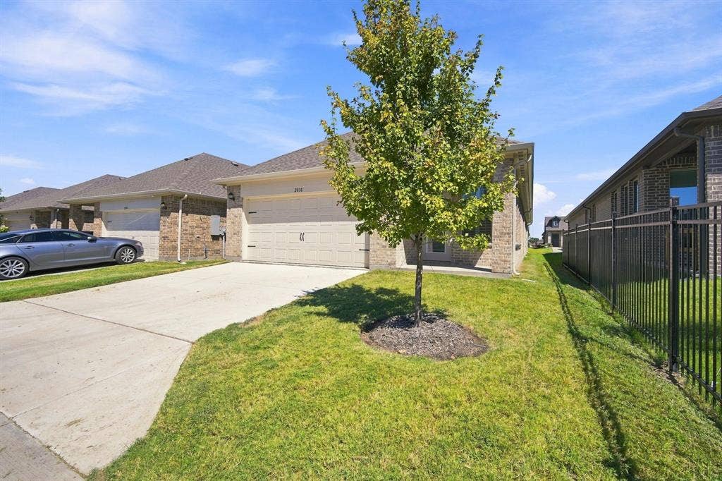 2838 Buttermilk Drive, Midlothian, TX 76065