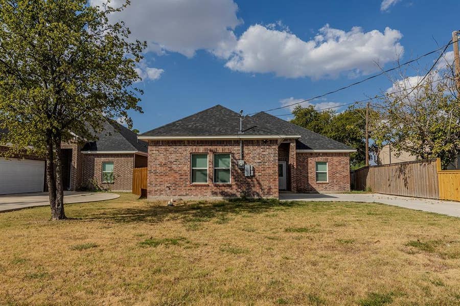 Property photo for 807 Dr Martin Luther King Jr Boulevard, Waxahachie, TX