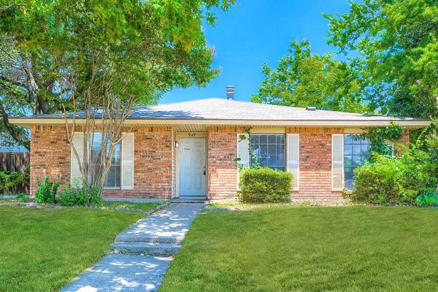 Property photo for 9117 Fairmont Circle, Rowlett, TX