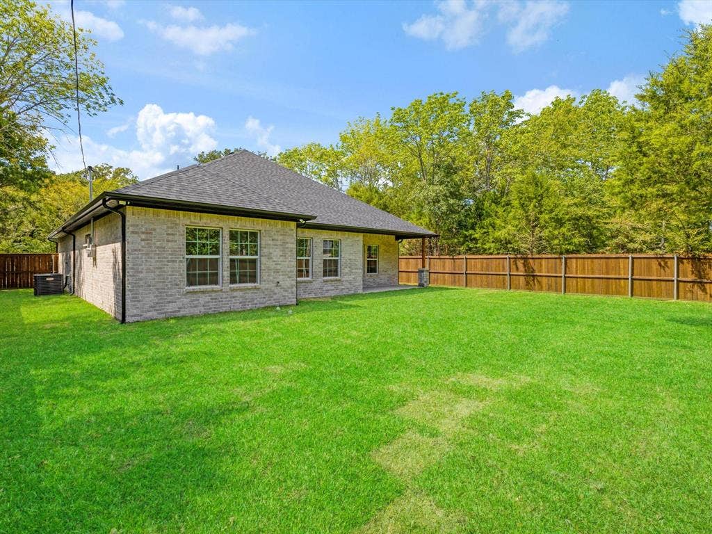 104 Parkside Drive, Trinidad, TX 75163 104 Parkside Drive, Trinidad, TX 75163