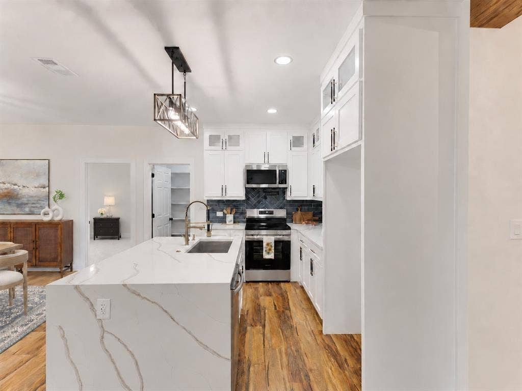 104 Parkside Drive, Trinidad, TX 75163 Reality staged