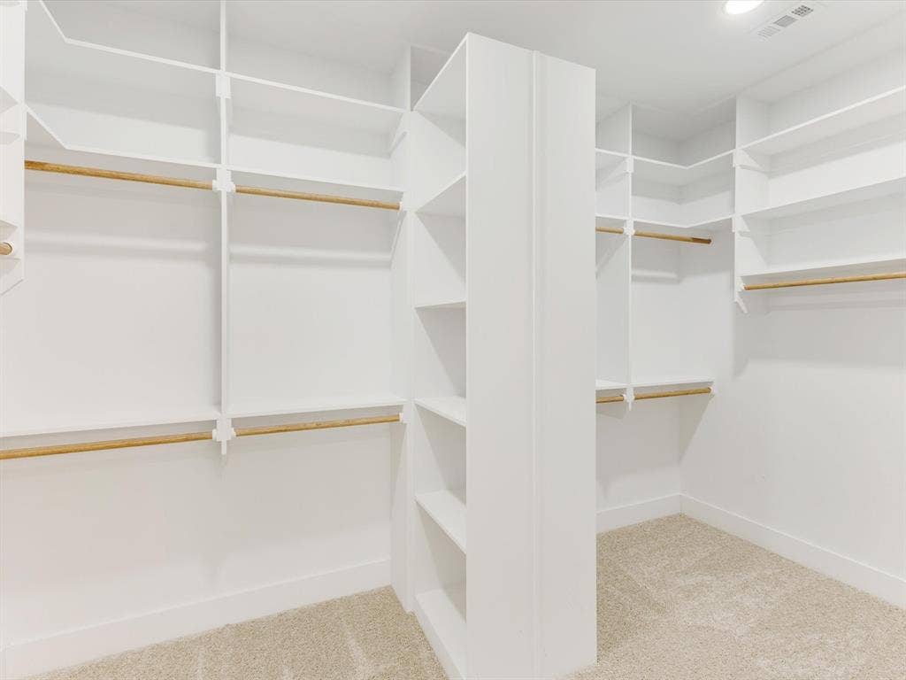 104 Parkside Drive, Trinidad, TX 75163 Primary walk-in closet