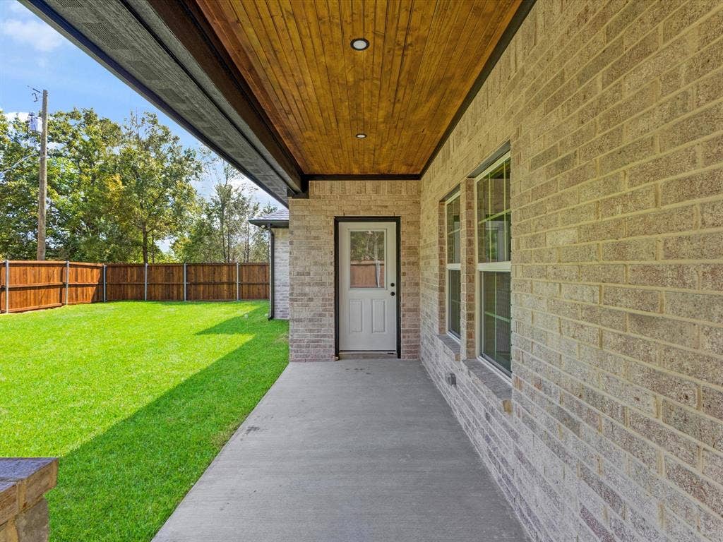104 Parkside Drive, Trinidad, TX 75163 Backporch