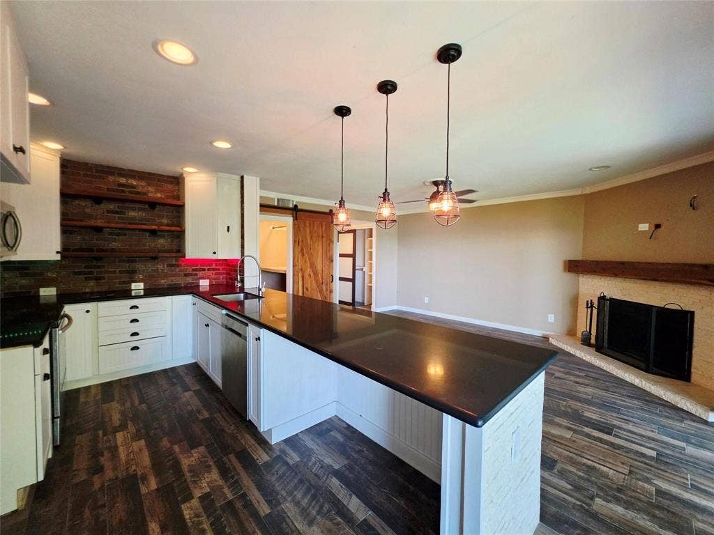 4452 Chaha Road, #204, Garland, TX 75043 4452 Chaha Road, #204, Garland, TX 75043