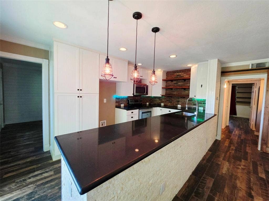 4452 Chaha Road, #204, Garland, TX 75043 4452 Chaha Road, #204, Garland, TX 75043
