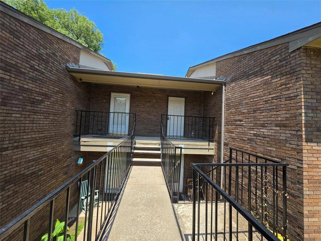 4452 Chaha Road, #204, Garland, TX 75043 4452 Chaha Road, #204, Garland, TX 75043