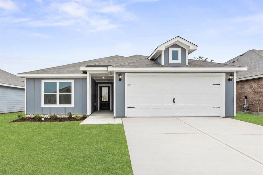 Property photo for 11125 Santana Drive, Fort Worth, TX
