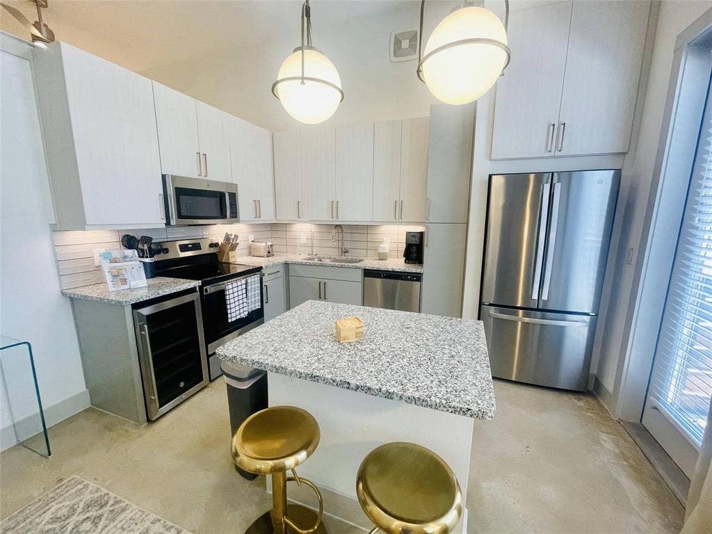 13701 Montfort Drive, #1325, Dallas, TX 75240 13701 Montfort Drive, #1325, Dallas, TX 75240