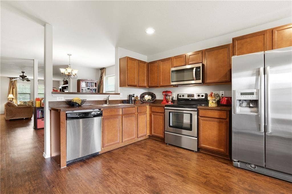 807 Windflower Drive, Fate, TX 75087 807 Windflower Drive, Fate, TX 75087