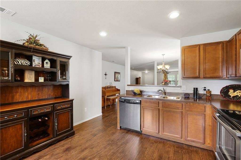 807 Windflower Drive, Fate, TX 75087 807 Windflower Drive, Fate, TX 75087