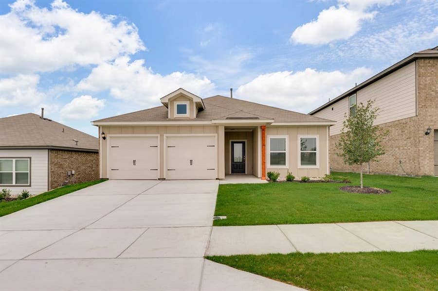 Property photo for 11109 Santana Drive, Fort Worth, TX