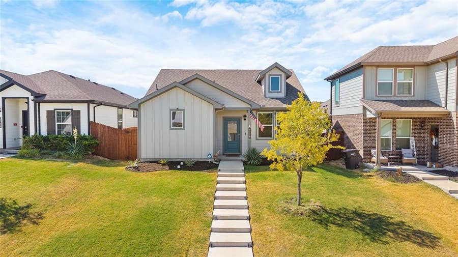 Property photo for 6729 Windfall Drive, Fort Worth, TX