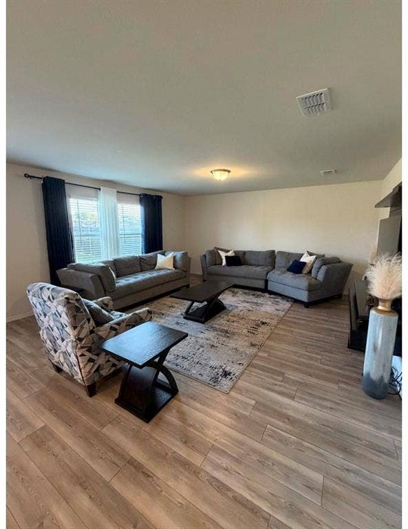 900 Shire Avenue, Haslet, TX 76052