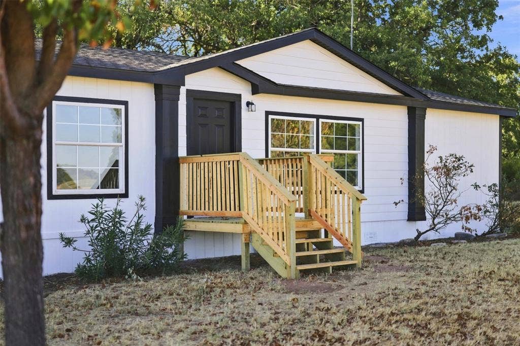 5209 Shaw Road, Tolar, TX 76476 5209 Shaw Road, Tolar, TX 76476