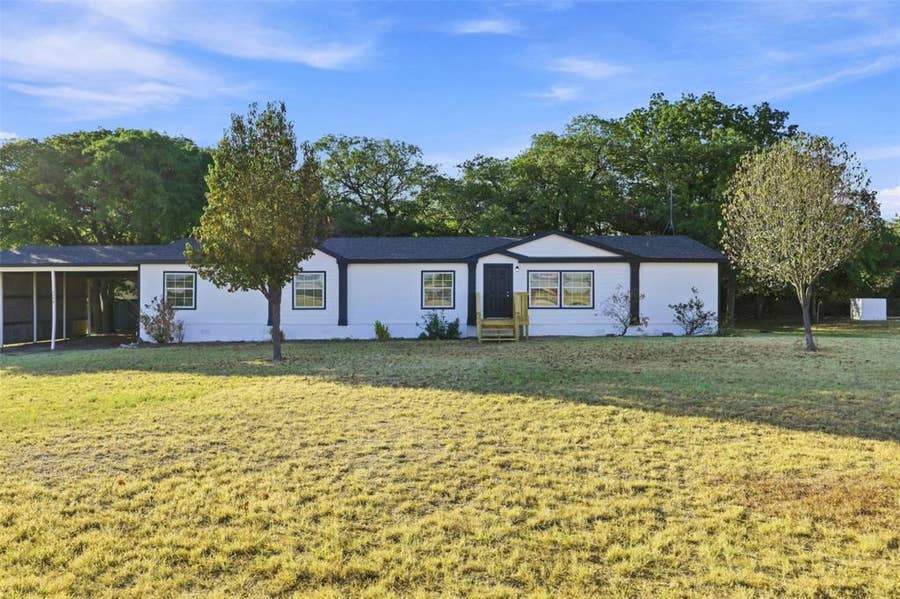 Property photo for 5209 Shaw Road, Tolar, TX
