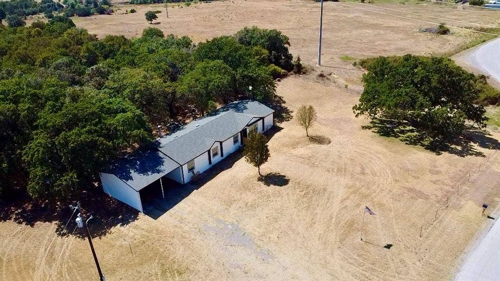 5209 Shaw Road, Tolar, TX 76476 5209 Shaw Road, Tolar, TX 76476