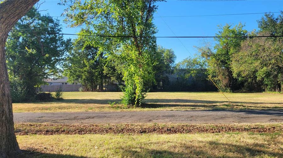 Property photo for TBD- Lot 2 Sycamore Street, Commerce, TX