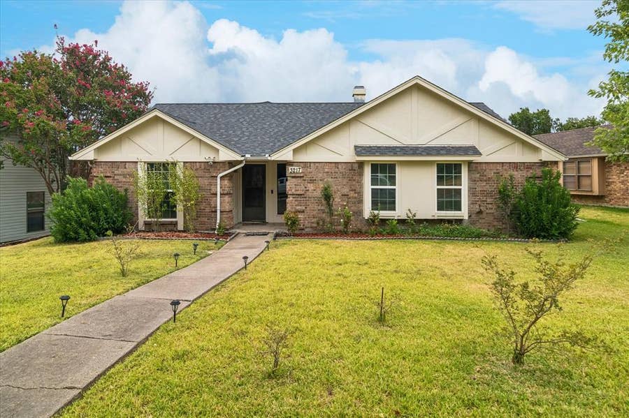 Property photo for 3217 Colby Circle, Mesquite, TX