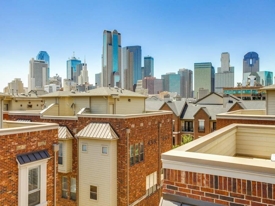 Property photo for 909 City Side Lane, Dallas, TX