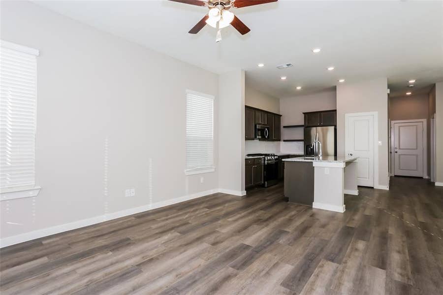 Property photo for 714 Lacewing Drive, Arlington, TX
