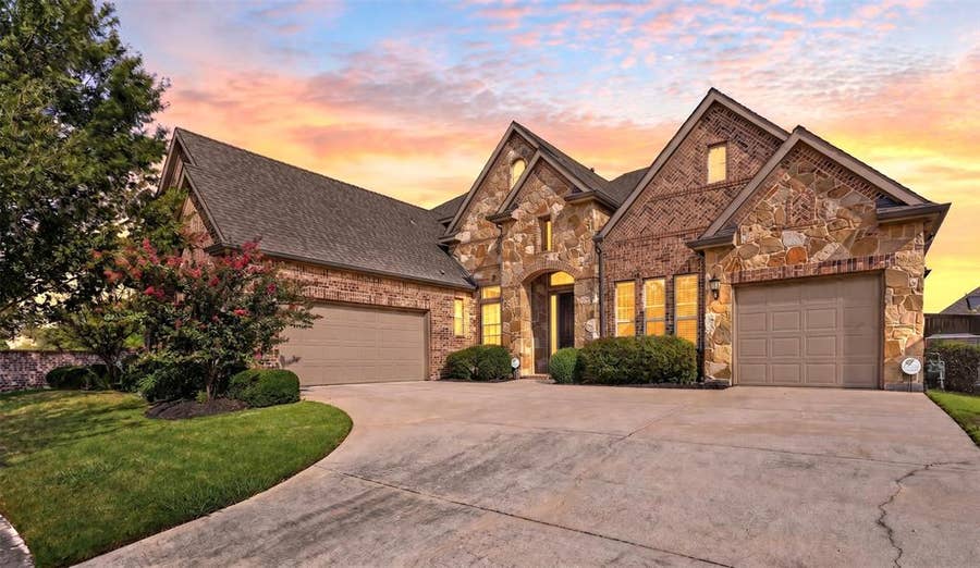 Property photo for 440 Garrison Circle, Lantana, TX