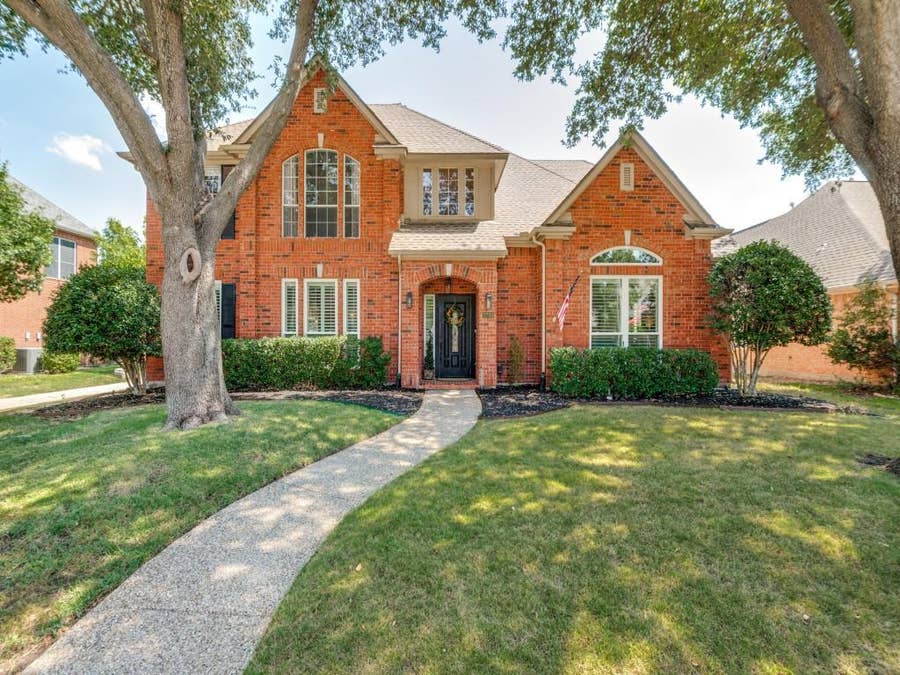 Property photo for 2700 Meadow Hills Lane, Plano, TX