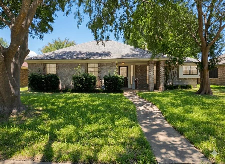Property photo for 2401 Cortland Circle, Rowlett, TX