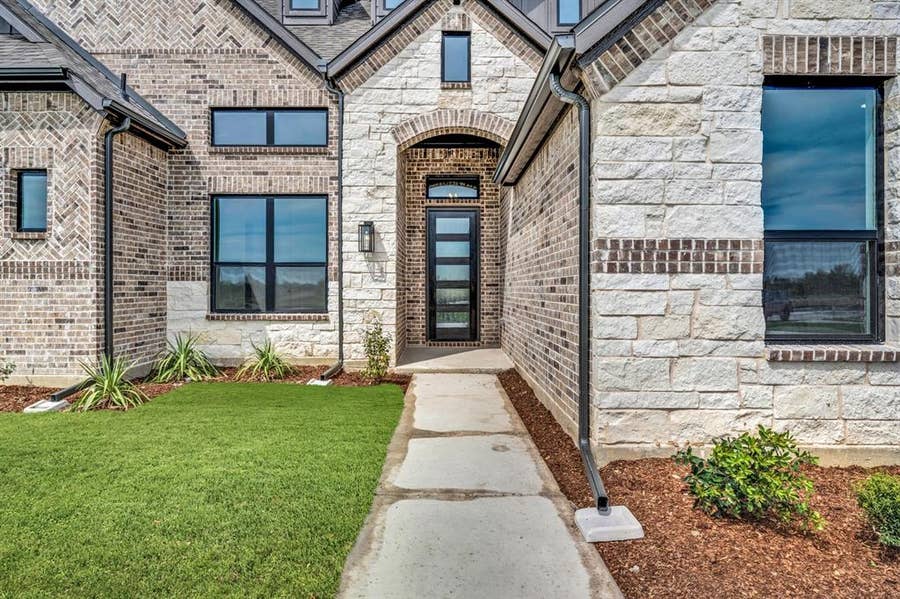 Property photo for 2050 Wilson Street, Howe, TX