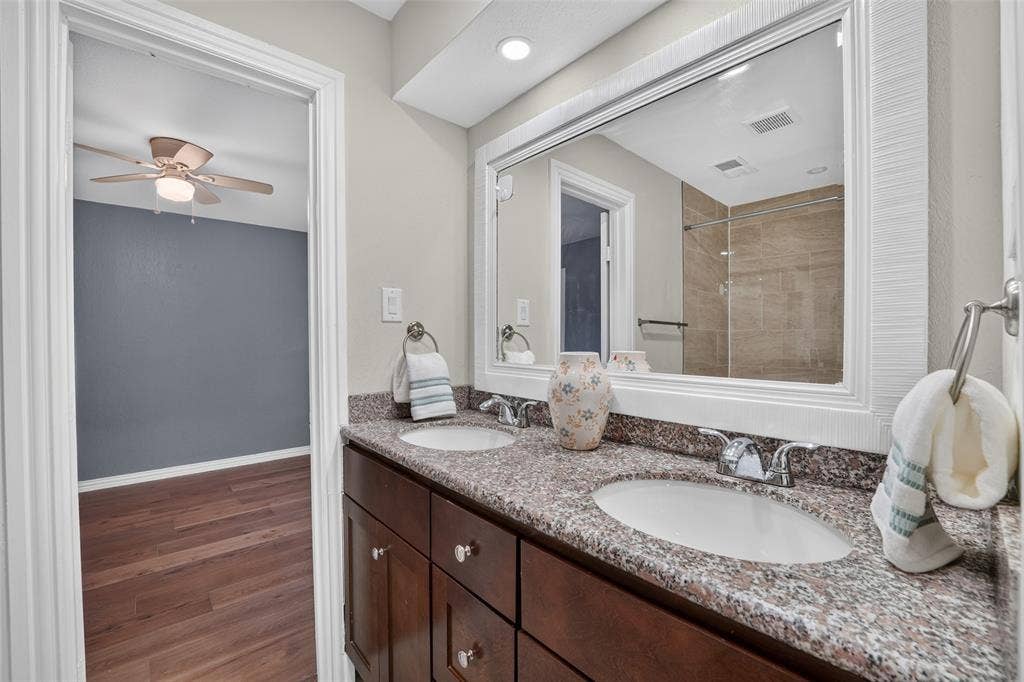 4730 Chilton Drive, Dallas, TX 75227 Guest Bathroom