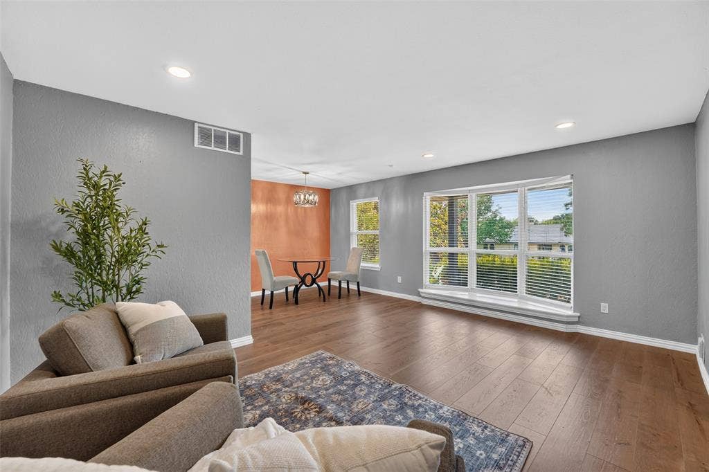 4730 Chilton Drive, Dallas, TX 75227 4730 Chilton Drive, Dallas, TX 75227