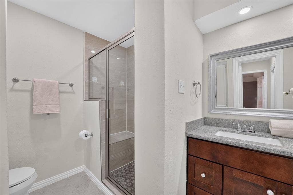 4730 Chilton Drive, Dallas, TX 75227 4730 Chilton Drive, Dallas, TX 75227
