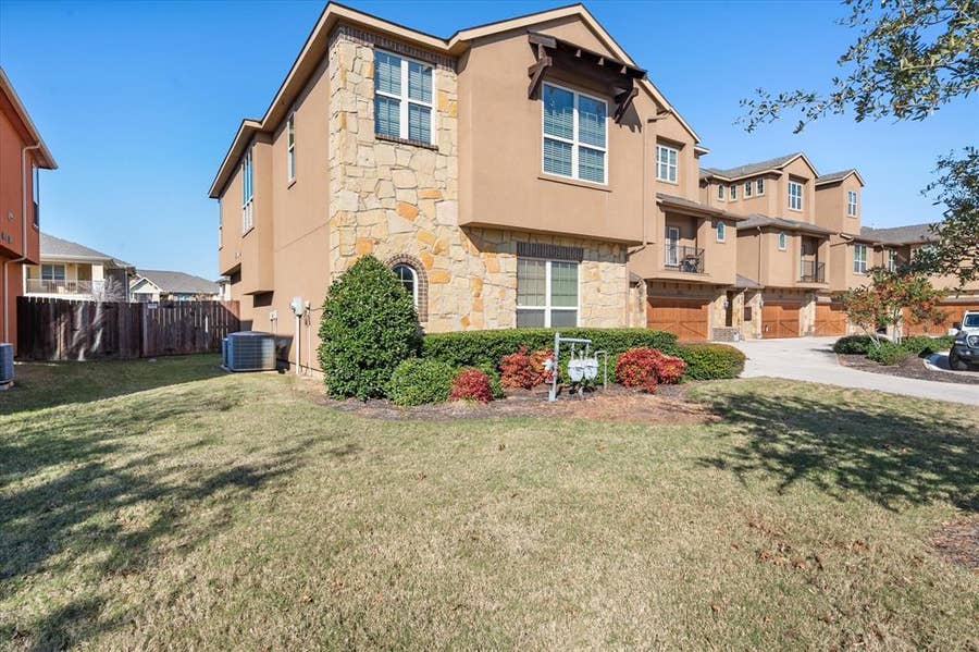Property photo for 2630 Villa Di Lago, #6, Grand Prairie, TX