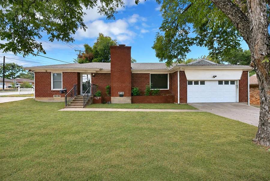 Property photo for 1003 Brookhollow Drive, Irving, TX