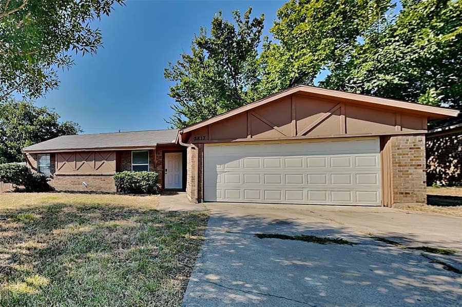 Property photo for 3817 Kippers Court, Arlington, TX