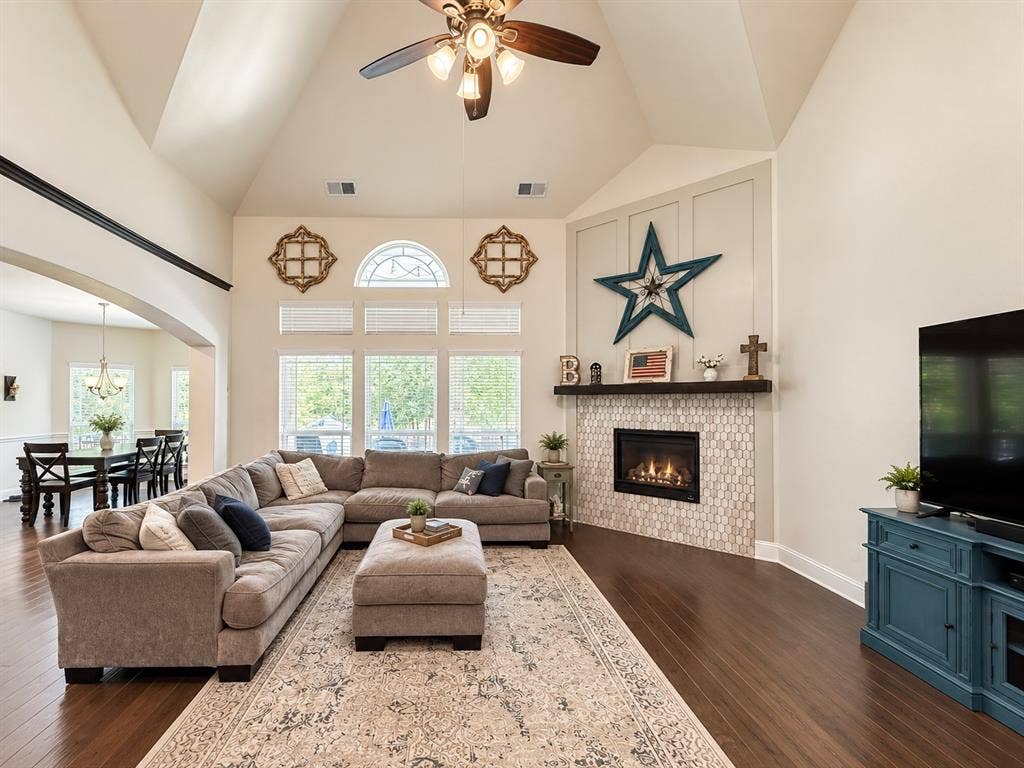 1400 Bonanza Lane, Corinth, TX 76208 1400 Bonanza Lane, Corinth, TX 76208