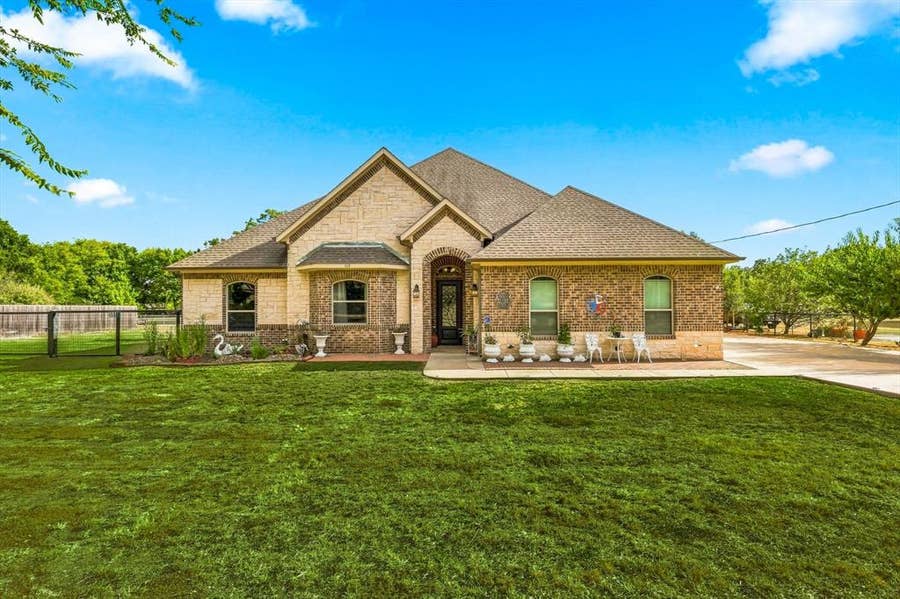 Property photo for 113 Silverwood Drive, Ovilla, TX